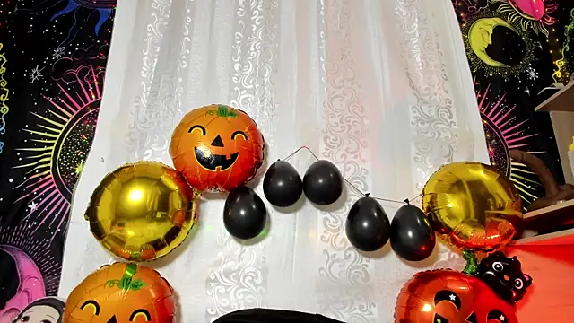 daarklover online show from 10.31.25