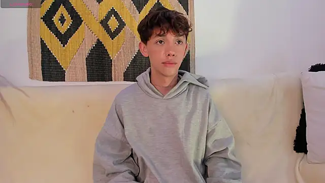 Snapshot of Tomy_Rox chatting on 02.21.25 Tomy Rox online show from 02.21.25