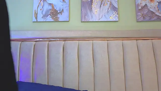 sophiia grey 1 online show from 11.07.25