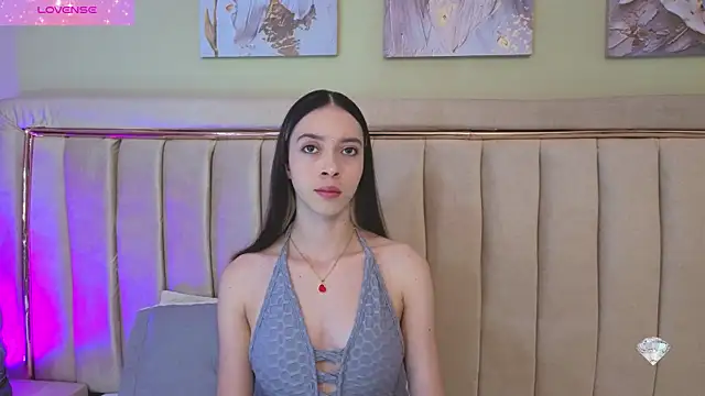 sophiia grey 1 online show from 11.12.25