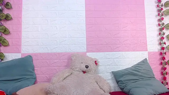 AnyaFloyd69 online show from 01.20.25