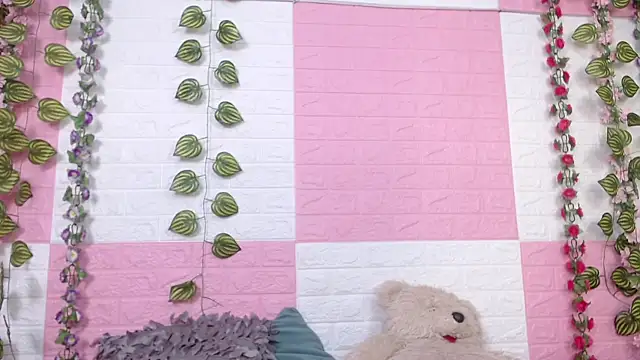 AnyaFloyd69 online show from 03.21.25