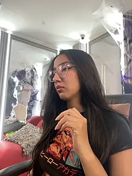 AnyaFloyd69 online show from 10.22.25