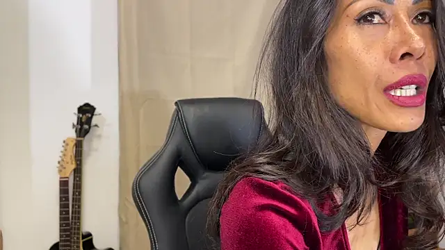 TheWildMiu online show from 02.24.25