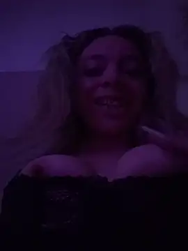 Snapshot of greedybratt chatting on 02.23.25 greedybratt online show from 02.23.25