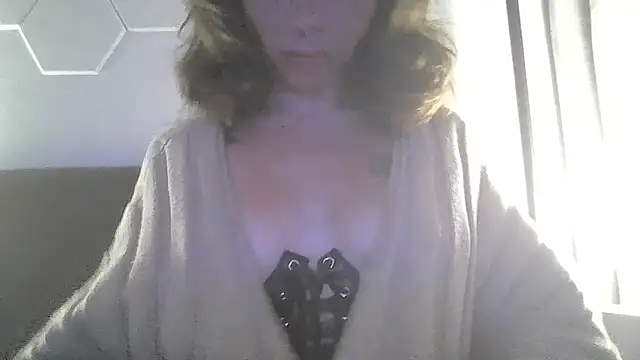 Snapshot of greedybratt chatting on 07.07.26 greedybratt online show from 07.07.26