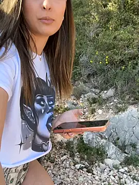 Snapshot of La_Nebulleuse-Nebulla chatting on 03.16.26 La Nebulleuse-Nebulla online show from 03.16.26