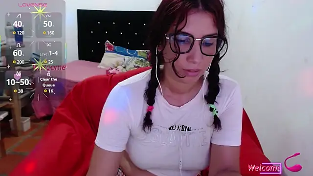 Snapshot of Ainhoa-hot chatting on 02.13.25 Ainhoa-hot online show from 02.13.25