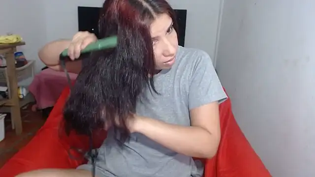 Snapshot of Ainhoa-hot chatting on 02.15.25 Ainhoa-hot online show from 02.15.25