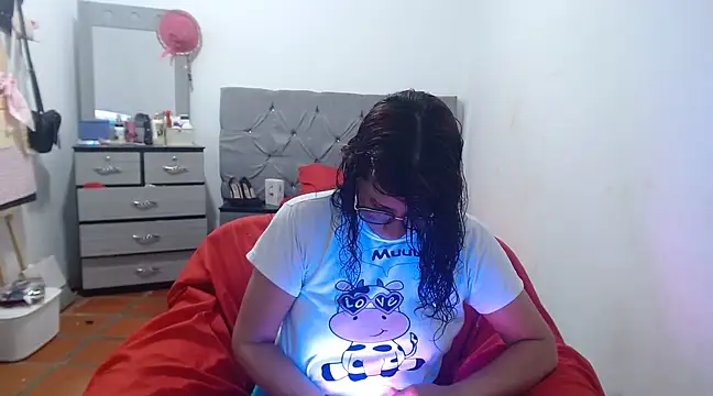 Snapshot of Ainhoa-hot chatting on 02.27.25 Ainhoa-hot online show from 02.27.25