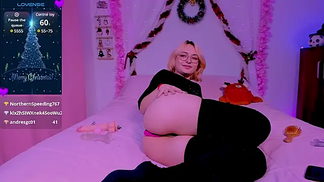 Snapshot of Ahri_howl_sweet chatting on 12.19.24 Ahri howl sweet online show from 12.19.24