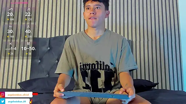 Snapshot of Angel_esteban_fx chatting on 02.01.26 Angel esteban fx online show from 02.01.26