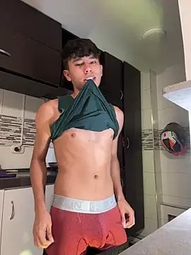 Snapshot of Angel_esteban_fx chatting on 03.05.26 Angel esteban fx online show from 03.05.26