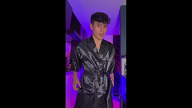 Snapshot of Angel_esteban_fx chatting on 03.15.26 Angel esteban fx online show from 03.15.26