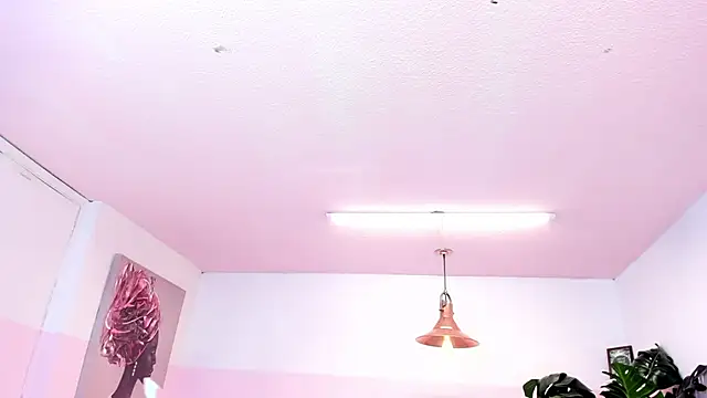 Snapshot of Red_lady chatting on 02.19.25 Red lady online show from 02.19.25