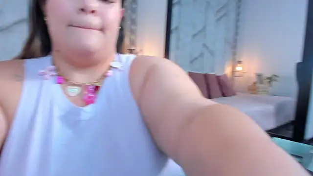 Sara Thompsoon online show from 02.23.26