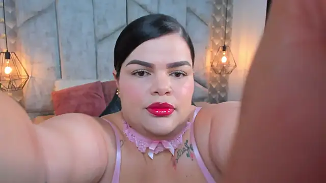 Sara Thompsoon online show from 03.10.26