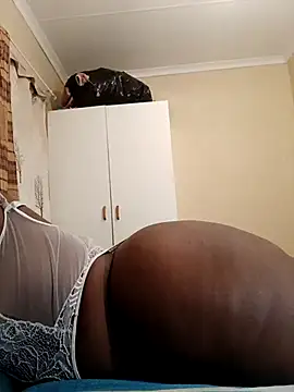 Snapshot of curvybigAssxx chatting on 09.12.25 curvybigAssxx online show from 09.12.25