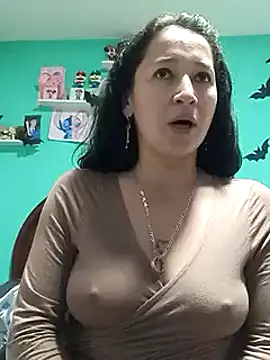 emilypoppy3 online show from 12.18.24