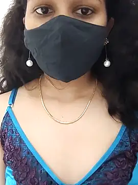 Snapshot of Angleannie chatting on 10.08.25 Angleannie online show from 10.08.25