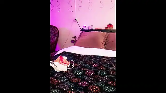 samone9 online show from 10.25.25