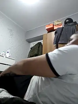 Snapshot of antonioM84 chatting on 03.19.25 antonioM84 online show from 03.19.25