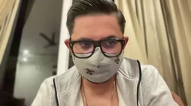 Snapshot of slavekinky001 chatting on 12.21.24 slavekinky001 online show from 12.21.24