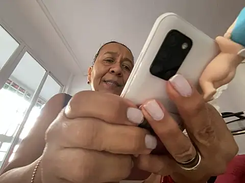 sweeviolet online show from 12.11.24