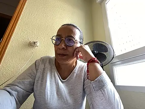 sweeviolet online show from 02.24.25