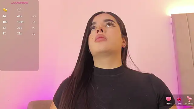 Snapshot of kaylarossi chatting on 11.18.25 kaylarossi online show from 11.18.25