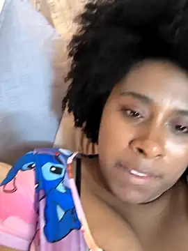 Snapshot of EmmilyBrant chatting on 02.08.25 EmmilyBrant online show from 02.08.25