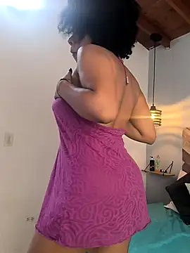 Snapshot of EmmilyBrant chatting on 03.14.25 EmmilyBrant online show from 03.14.25