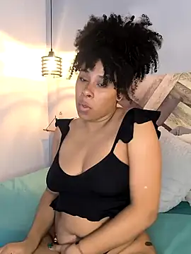 Snapshot of EmmilyBrant chatting on 03.16.25 EmmilyBrant online show from 03.16.25