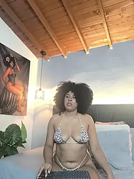 Snapshot of EmmilyBrant chatting on 07.16.26 EmmilyBrant online show from 07.16.26