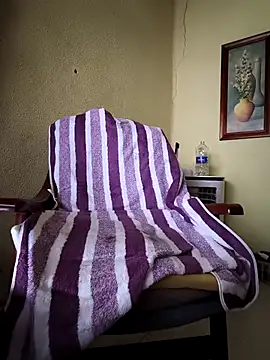 Snapshot of elbuni25 chatting on 04.11.26 elbuni25 online show from 04.11.26