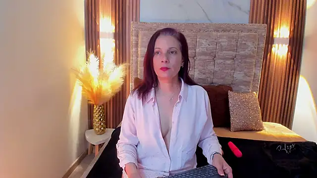 Snapshot of ada_mclaine chatting on 02.22.25 ada mclaine online show from 02.22.25
