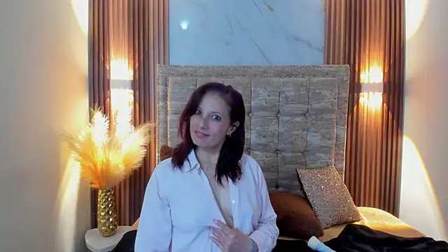 Snapshot of ada_mclaine chatting on 02.22.25 ada mclaine online show from 02.22.25
