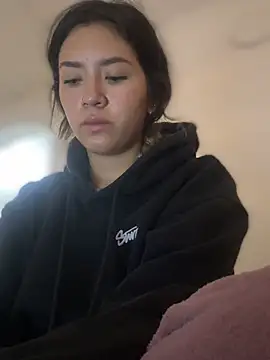 Mila Morgan online show from 02.04.25