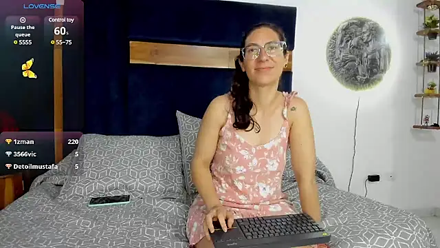 Snapshot of Andromeda-jade chatting on 12.28.24 Andromeda-jade online show from 12.28.24