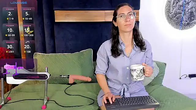 Snapshot of Andromeda-jade chatting on 02.08.25 Andromeda-jade online show from 02.08.25