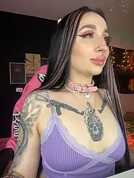 Snapshot of Molly__Moon chatting on 12.18.24 Molly  Moon online show from 12.18.24
