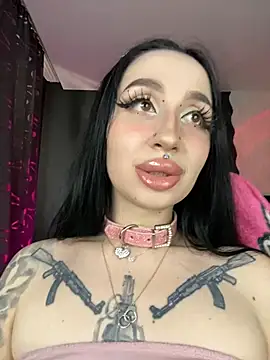 Snapshot of Molly__Moon chatting on 02.20.25 Molly  Moon online show from 02.20.25