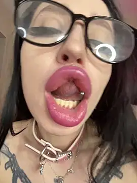 Molly  Moon online show from 04.22.26