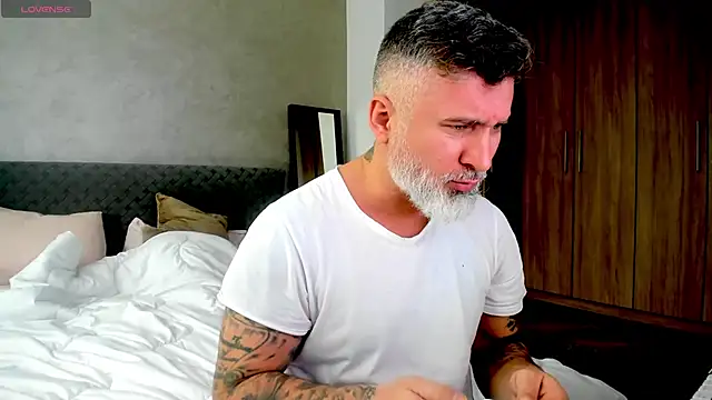 Snapshot of BlowMyXXL chatting on 02.15.25 BlowMyXXL online show from 02.15.25