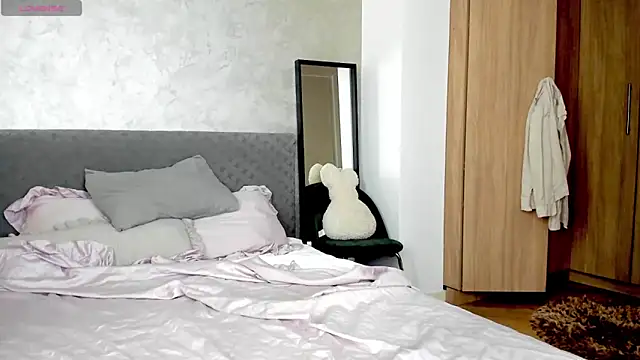 Snapshot of BlowMyXXL chatting on 09.24.25 BlowMyXXL online show from 09.24.25