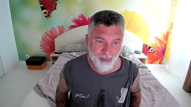 Snapshot of BlowMyXXL chatting on 11.09.25 BlowMyXXL online show from 11.09.25