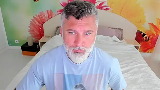 Snapshot of BlowMyXXL chatting on 11.14.25 BlowMyXXL online show from 11.14.25