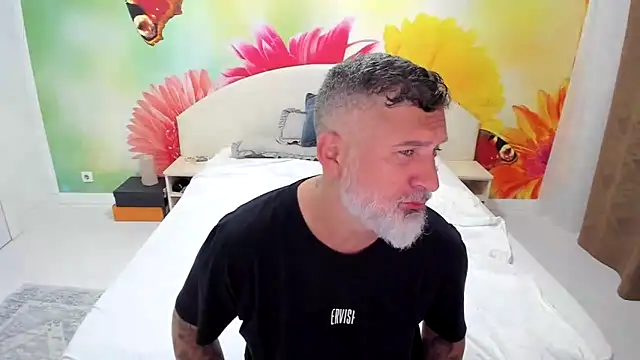 Snapshot of BlowMyXXL chatting on 11.25.25 BlowMyXXL online show from 11.25.25