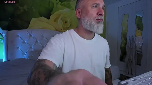 Snapshot of BlowMyXXL chatting on 01.18.26 BlowMyXXL online show from 01.18.26