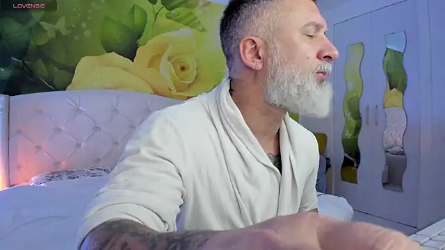 Snapshot of BlowMyXXL chatting on 02.06.26 BlowMyXXL online show from 02.06.26